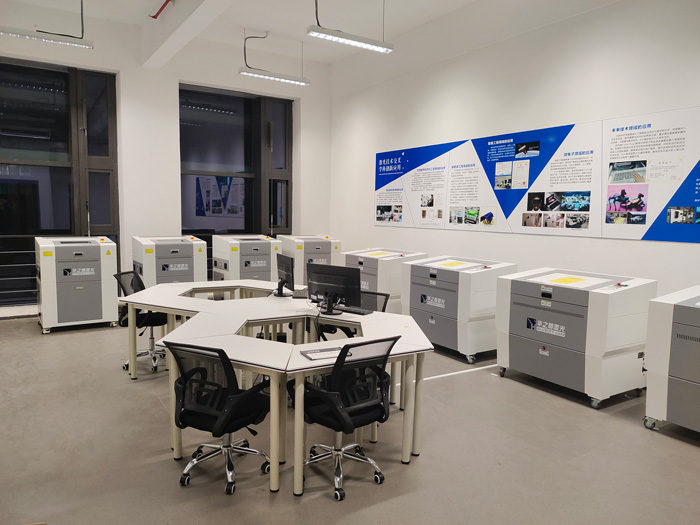 華之尊激光雕刻切割機入駐激光技術(shù)交叉學科創(chuàng)新谷